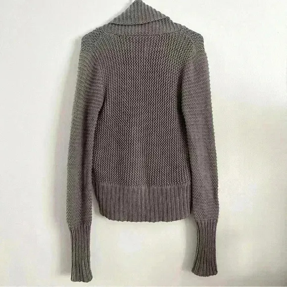 American Eagle Outfitters Sweater Cable Knit Ribbed Long Sleeves V-Neck‎ Medium - Image 10