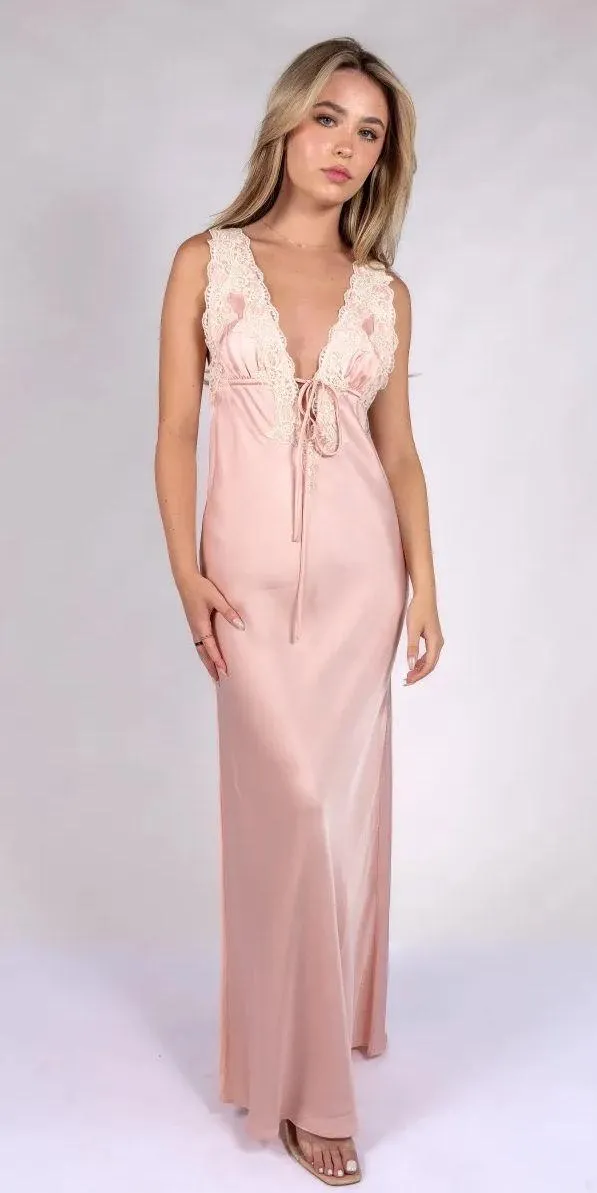 Revolve Rumored venice pink lace maxi dress. Size Medium - Image 2