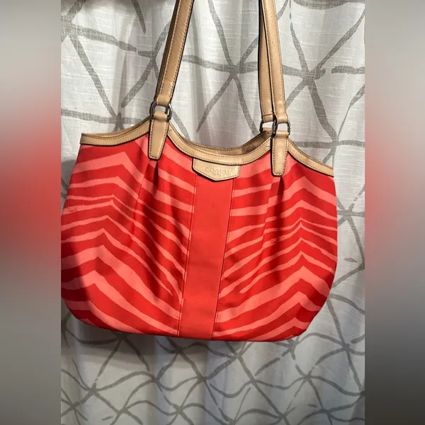 Coach Red and Tan Zebra Striped Purse 👜 - Image 4