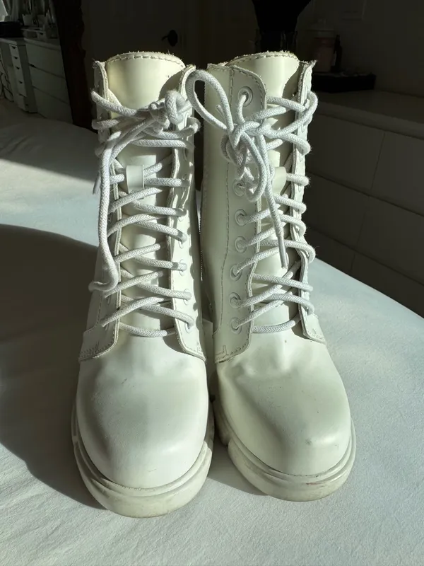 White Jeffrey Campbell Thick Heel Lace Up Boots Size 8 - Image 7