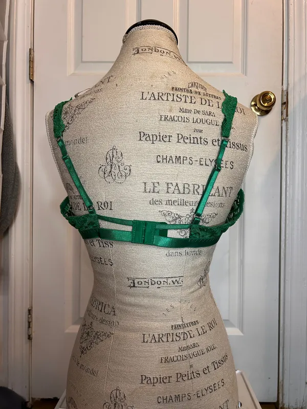 Green Lace Bra with Strappy Siding Size L - Image 2