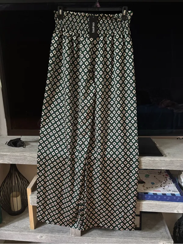 Boohoo Black & White Wide-Leg Diamond Print Palazzo Pants - Image 2