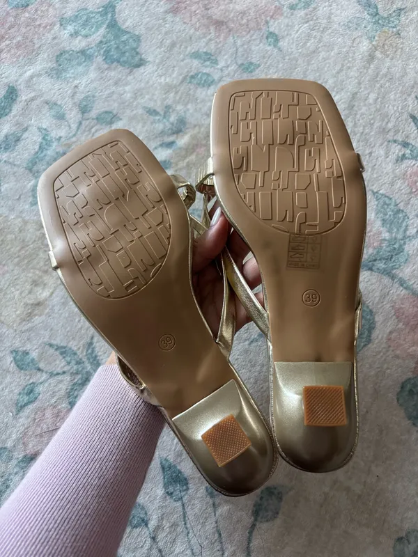 Zara gold kitten heels - Image 3