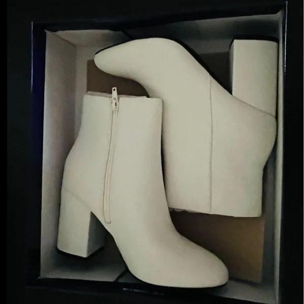 Madden Girl White Chunk Heel Round Toe Pointed Boots Size 7.5 - Image 5