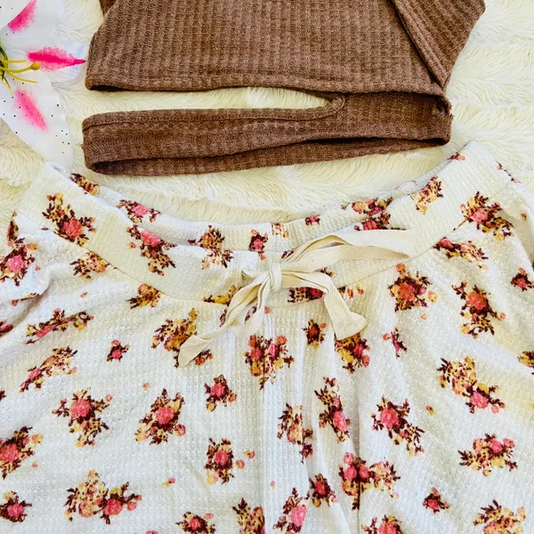 Free People Floral Shorts - Image 3