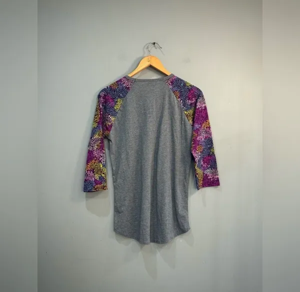 SALE! Gray Lularoe Raglan Sleeve Top Size M EUC - Image 4