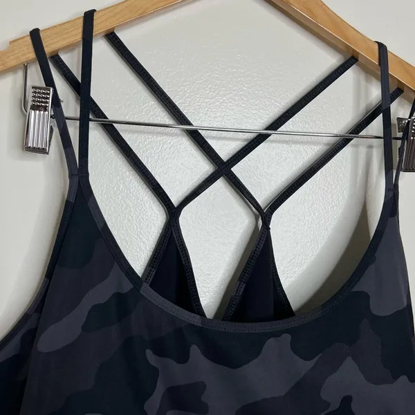 Old Navy Active Powersoft Athletic Tank Top Women’s Size XL Gray Black Camo - Image 5