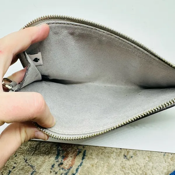 Kate Spade Women's Light Grey Zip Closure Pouch Wristlet Size Large - Image 7