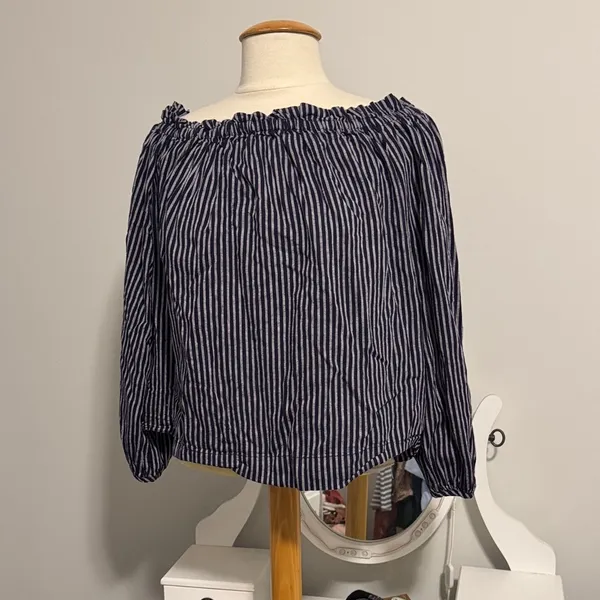 💜A New Day Navy and White Striped Crop Top - Image 2