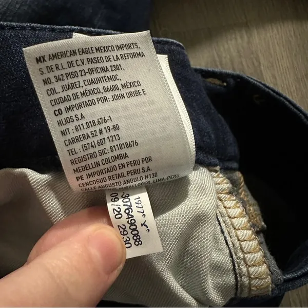 American Eagle Dark Wash Mid Rise Curvy Jegging Distressed Jeans Size‎ 4 Short - Image 10