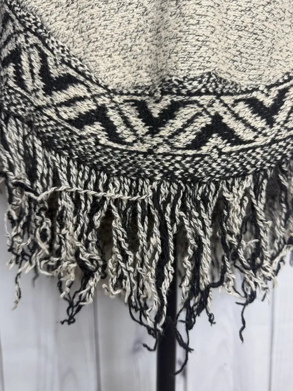 Earthbound Trading Poncho Sweater Fringe Aztec Black Tan Sz XL - Image 4