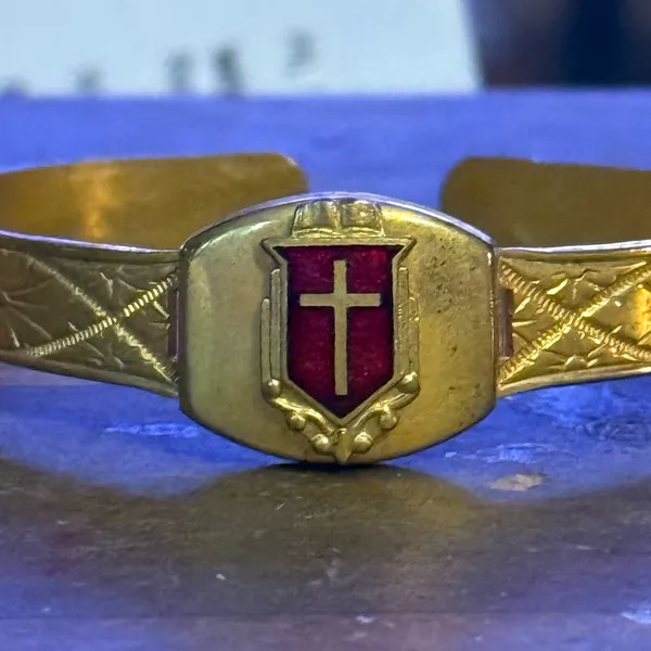Vintage gold tone embossed red shield cross cuff bracelet - Image 2