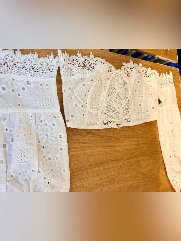 SHEIN XS White Eyelet Lace Crop Top Detachable Sleeves Off Shoulder Halloween - Image 5