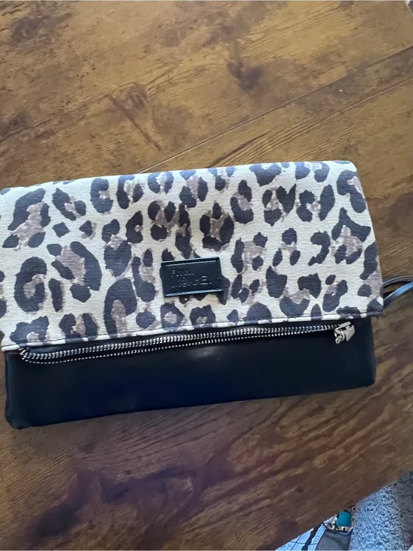 Vervet Flying monkey Leopard Print Fold-Over Clutch Bag - Black and Tan - Image 2