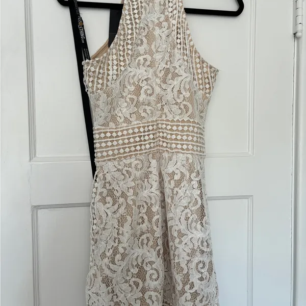 NWT Pretty Little Things Lace Bodycon Dress Size 8 - Image 4