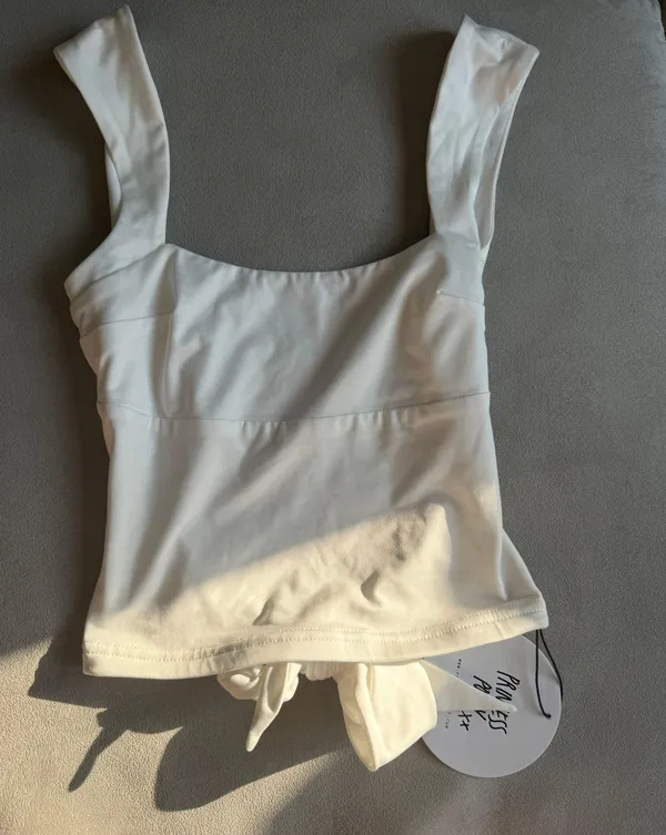 Princess Polly open back shirt with bow - Image 3