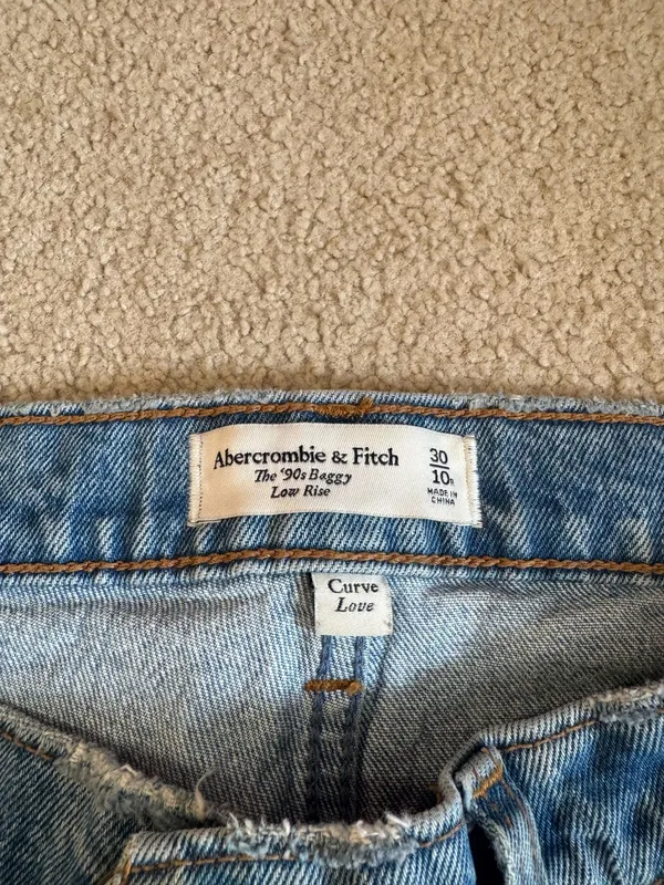 Abercrombie Jeans 90s Baggy Low-Rise Curve Love - Image 3