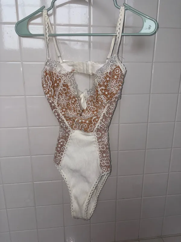 White lace bodysuit - Image 2