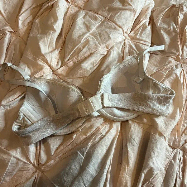 36B Creme silk leopard print bra Size undefined - Image 3