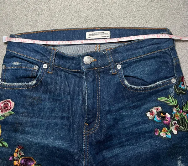 Zara Bookcut Jeans with Embroidery Size 2 - Image 5