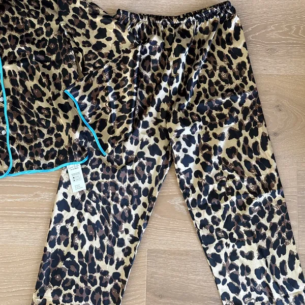 Cupshe Live Life in the Beach Slumber Party Animal Print PJ Size S in Brown Blue - Image 3
