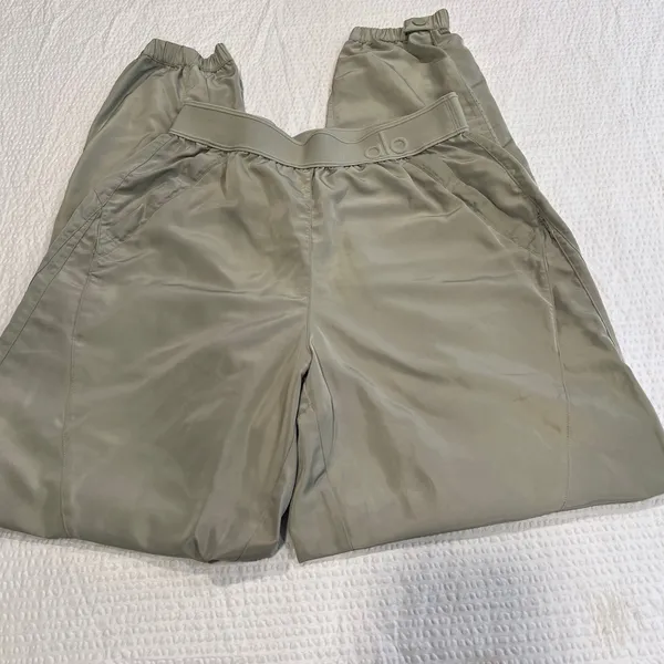 Alo mint green reinvention jogger XS women *flawed - Image 3