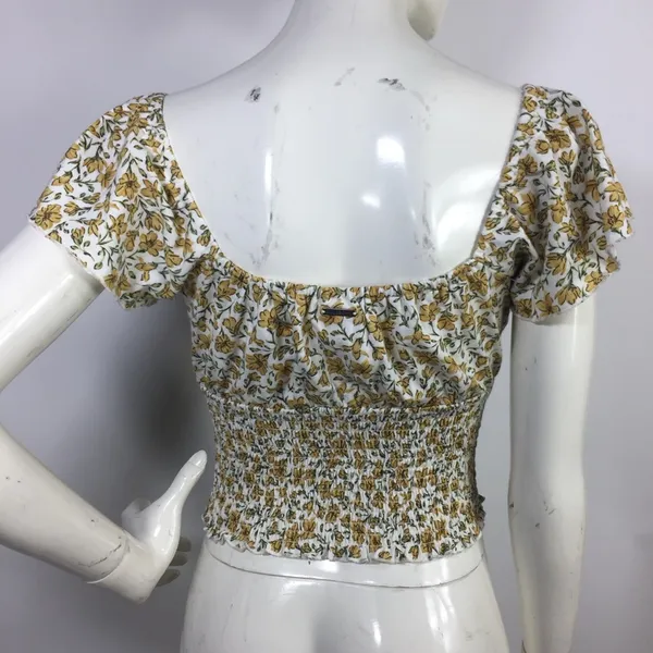 Billabong Smocked Floral Top Size L - Image 10