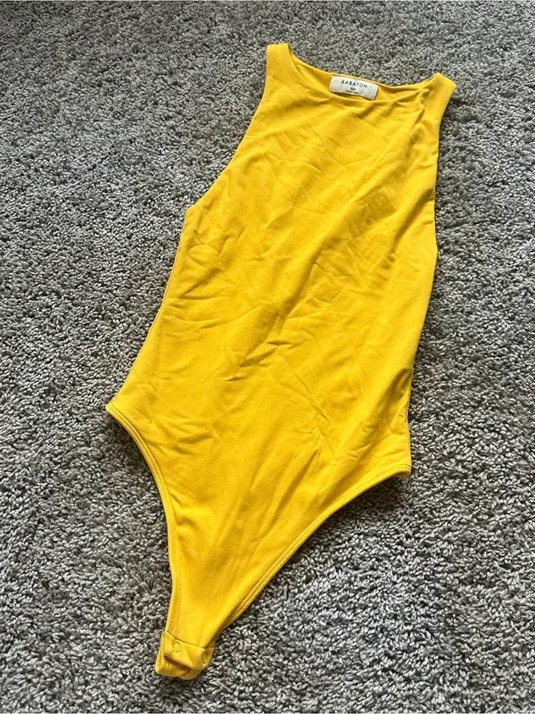 Aritzia Babaton Sleeveless Yellow Bodysuit - Image 2