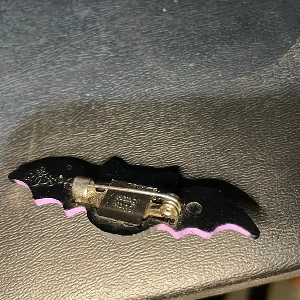 unisex Halloween 👻 Bat Cat Brooch Pin Black and Purple - Image 2