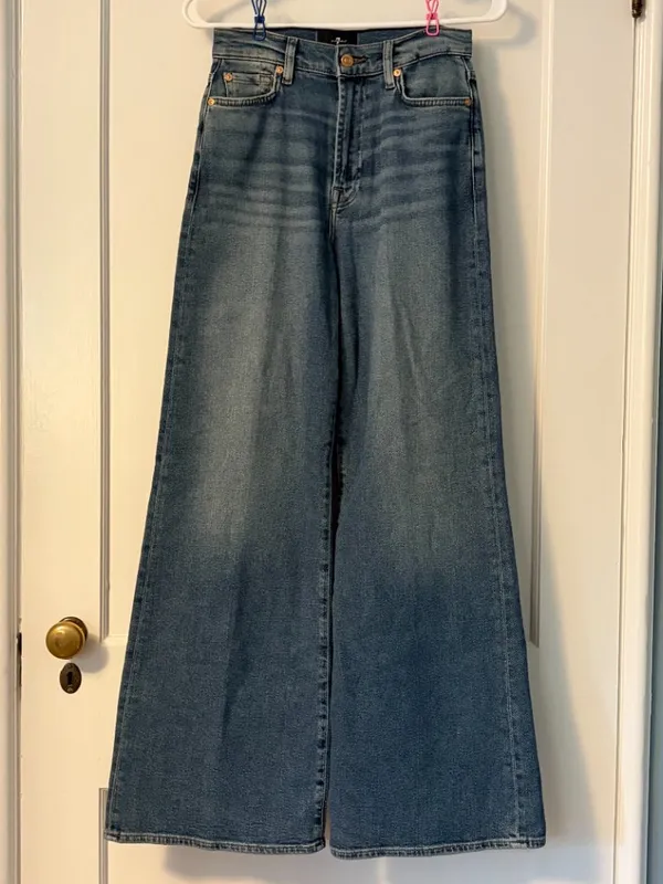 7 for All Mankind ultra high rise jo wide leg jeans size 25 wash sea level - Image 2