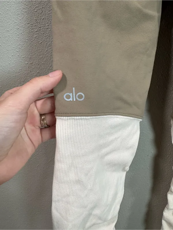 Alo Goddess Leggings - Image 3