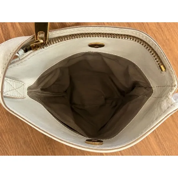 Marc by Marc Jacobs White Leather Crossbody Bag – Classic Q Style - Image 8