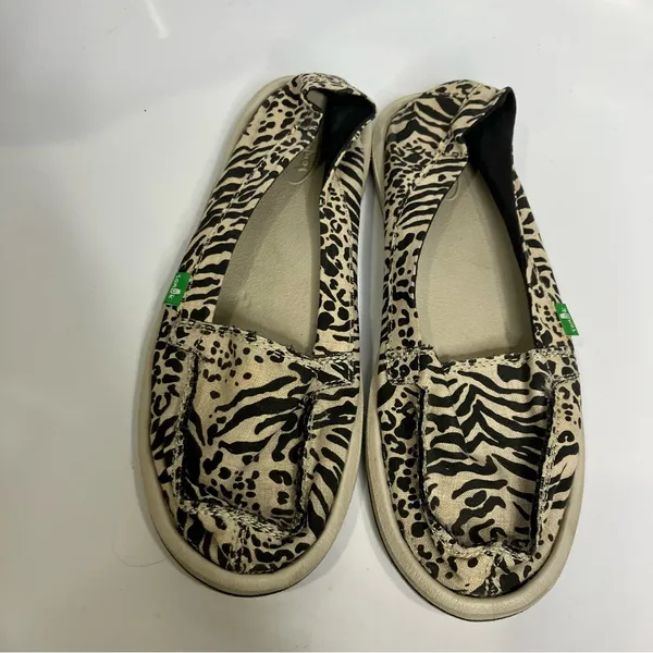 Sanuk Shorty leppatyga animal print slip on loafers‎ women’s size 10 cream black - Image 3