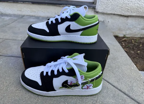Nike Jordan 1 low SE Altitude Green - Image 3