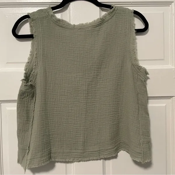 Pink Lily Call To Action Frayed Hem Gauze Tank Sage Green Size‎ Medium - Image 4