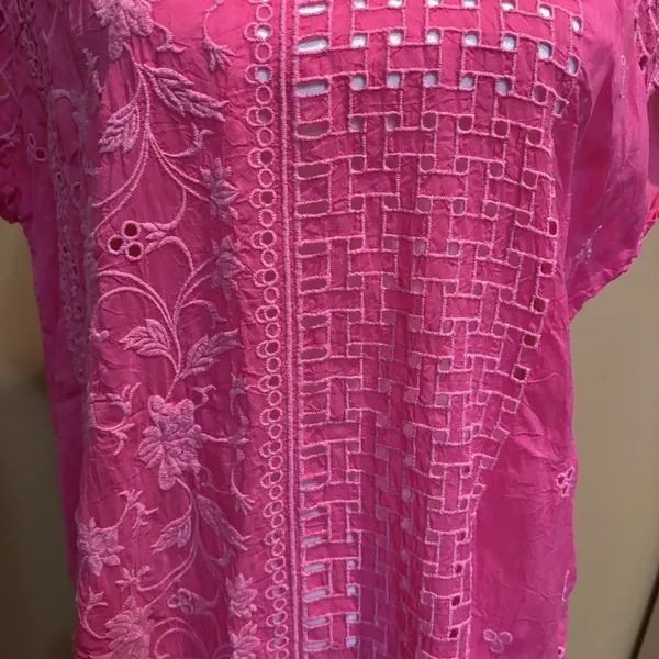 Johnny Was Pink Embroidered Cutwork Tunic Top Size M Boho‎ Floral Eyelet Resort - Image 3
