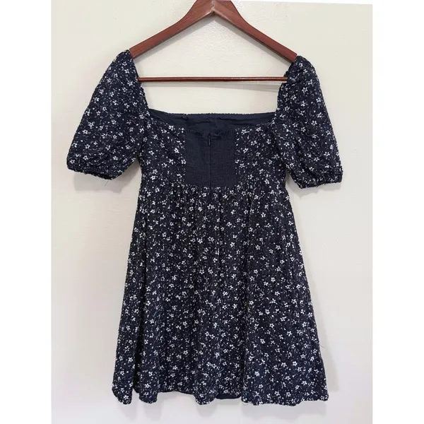 Anthropologie Maeve Navy Lillianne Floral Puff Sleeve‎ Eyelet Mini Dress Size 4 - Image 4