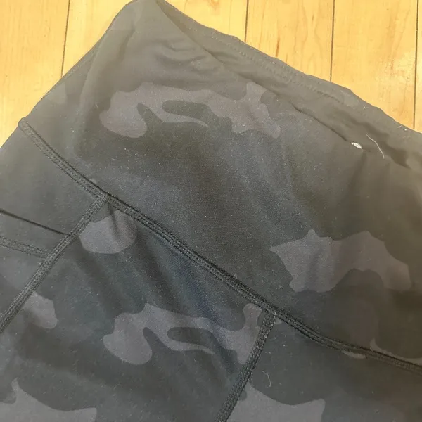 90 DEGREE BY REFLEX Black Camo Camouflage Leggings with side pockets Size Medium - Image 3
