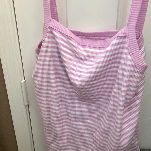 FINAL MARKDOWN Old navy ribbed top xxl - Image 2