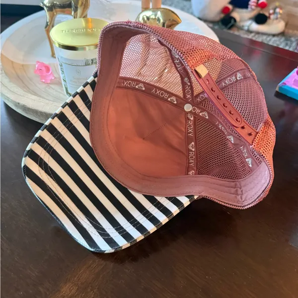 Roxy Women's floral Trucker Hat - Image 3