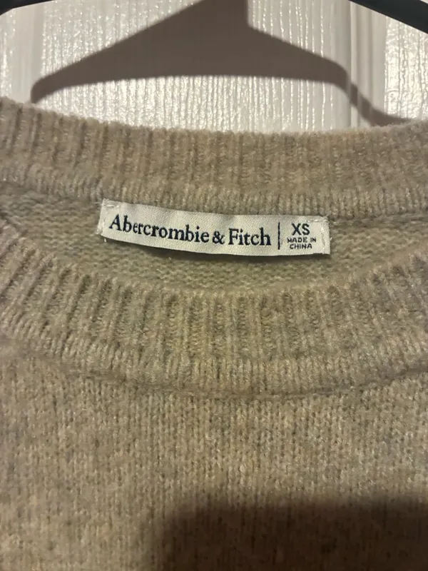 Abercrombie & Fitch Short Sleeve Knit Top in Taupe wool blend - Image 3