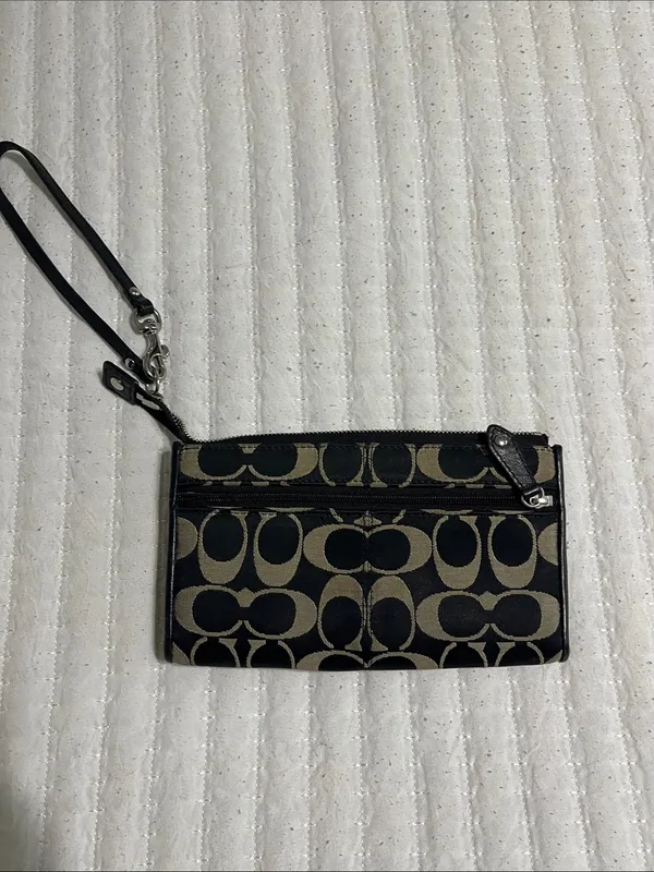 Coach Black and Tan Signature Canvas Wristlet - Image 3