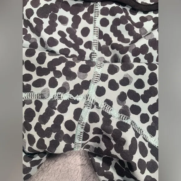 Lululemon mint shorts size 10 leopard print - Image 8