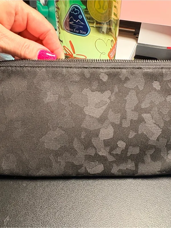 Lululemon Now and Always Pouch - Image 4