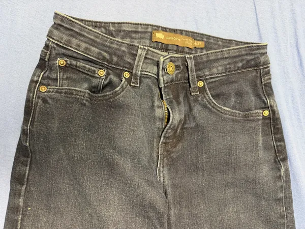 Levi’s Curve ID Demi Curve Straight Jeans 4/27 Black – Discontinued Style - Image 3