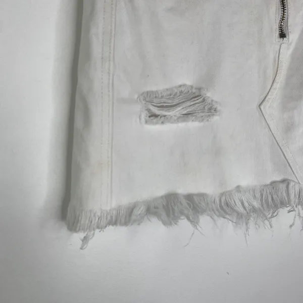 Sanctuary‎ White Denim Frayed Zipper Detail Mini Jean Skirt Womens Size 24 - Image 6