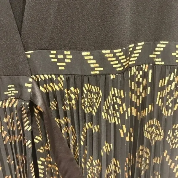 LuLaRoe‎ Black Gold Metallic Geometric Pleated Maxi Dress Small Long Sleeve Wrap - Image 2