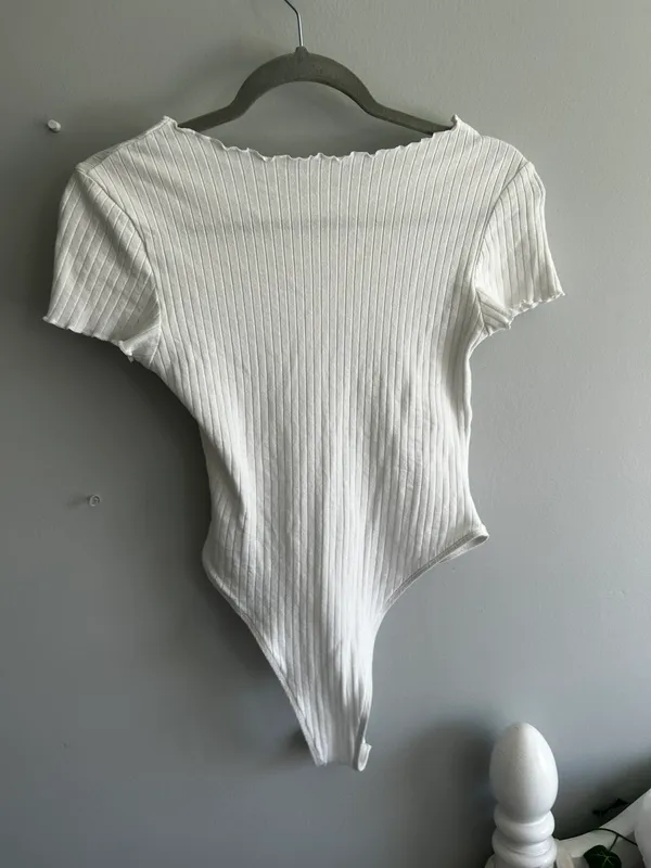white bodysuit - Image 4