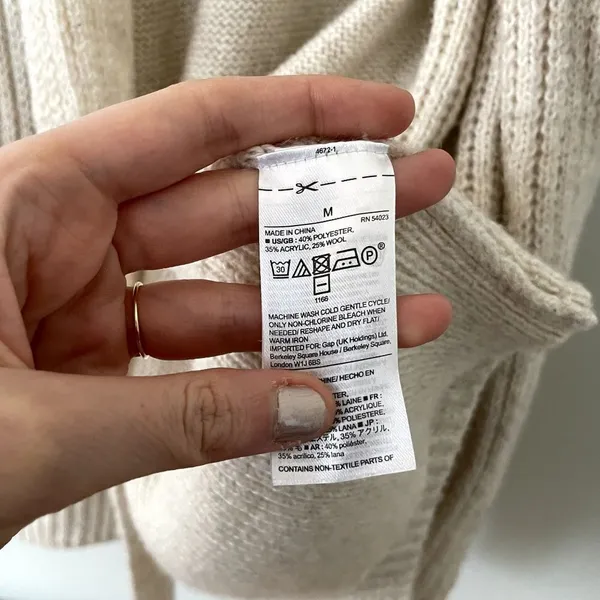 Gap knit sleeveless vest sweater cardigan beige‎ warm style fall women size M - Image 4