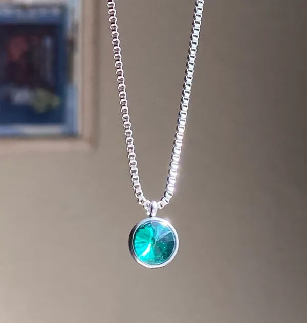 Handmade stainless steel chain & green glass crystal chic vintage retro style simple necklace💚 - Image 2